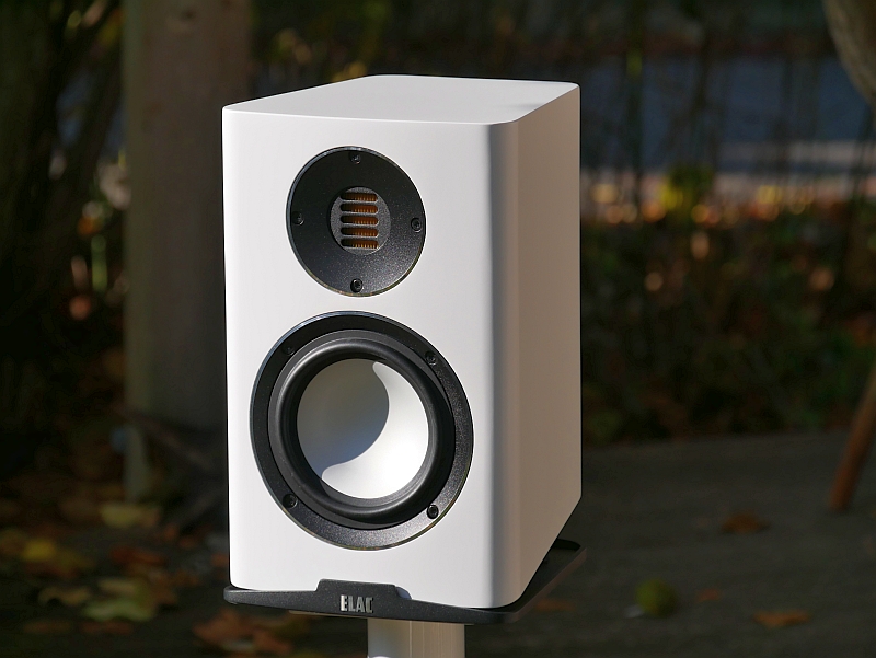ELAC Carina BS 243.4 weiß von vorne