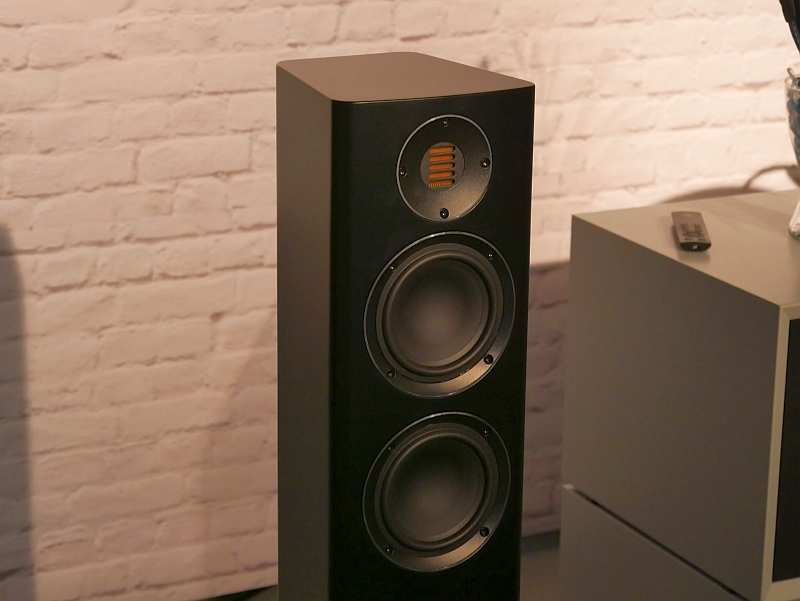 ELAC Carina FS 247.4 Chassis ELAC Carina FS 247.4 Chassis