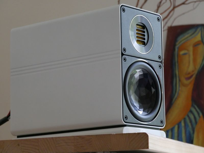 Elac BS 312 Elegant mit Jet 6 weiss seitlich
