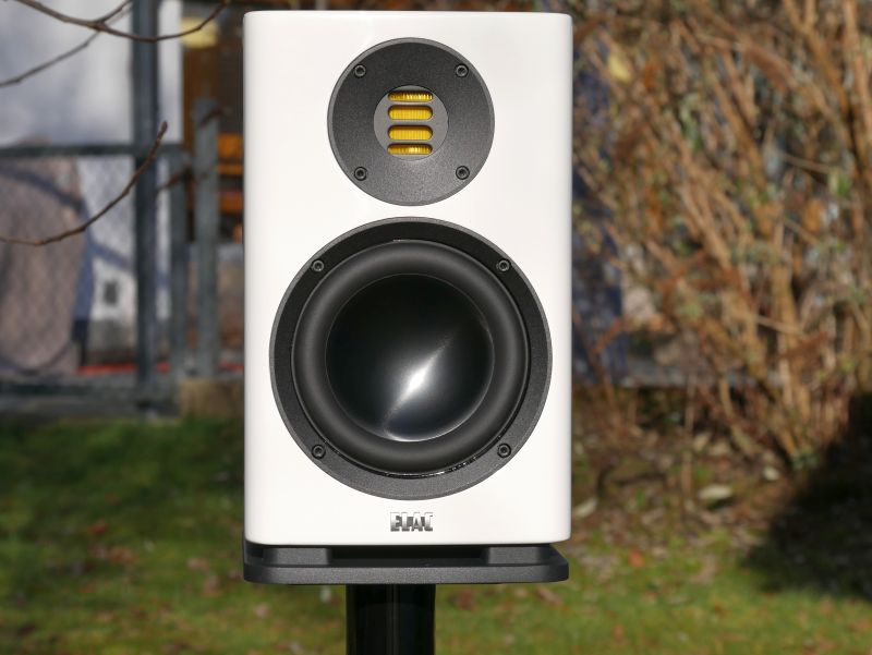 ELAC Solano BS 283 von vorne