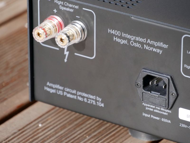 Hegel H 400 Lautsprecheranschluss und Stromanschluss