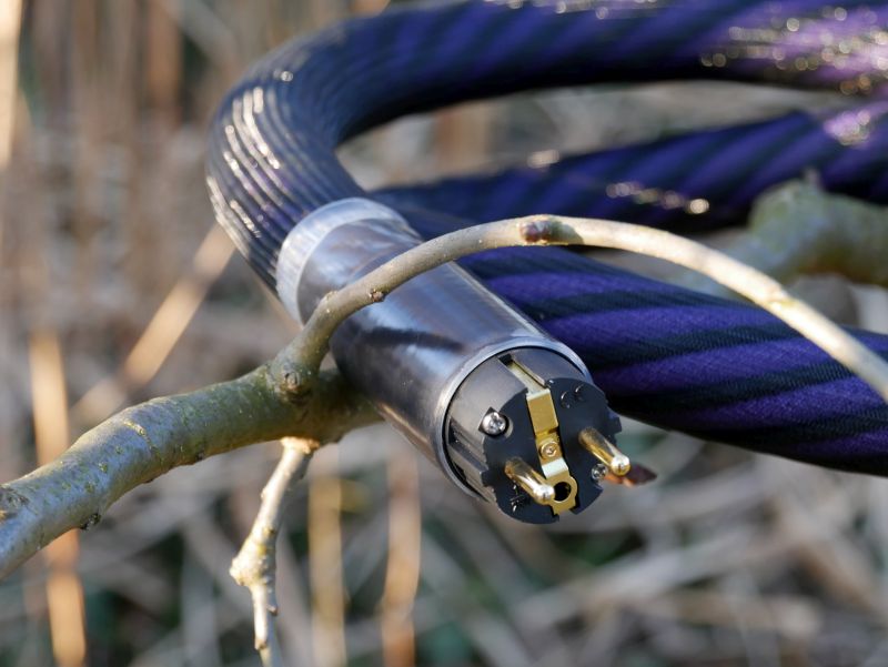 Signal Projects Ultraviolet Schuko Signal Projects Ultraviolet Schuko
