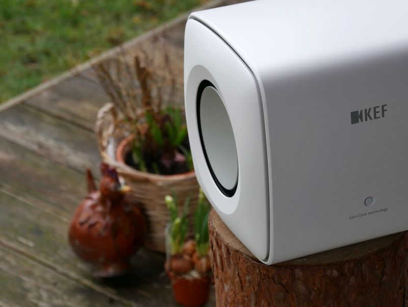 KEF KC 62 weiß von links vorne