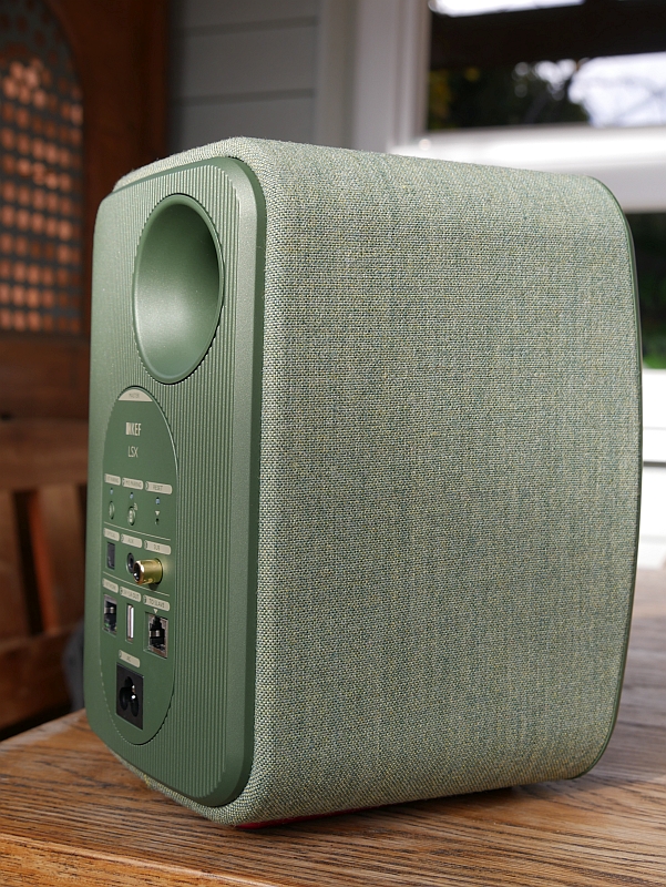 KEF LSX gruen seitlich KEF LSX gruen seitlich